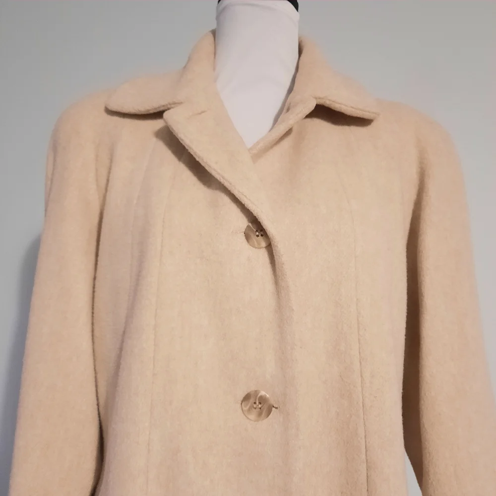Vintage Coat - Picture 4 of 8